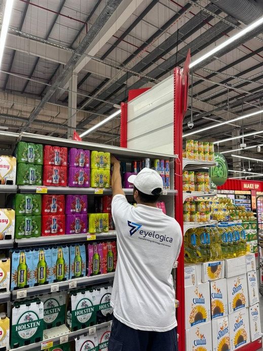 Merchandiser in the beverages aisle